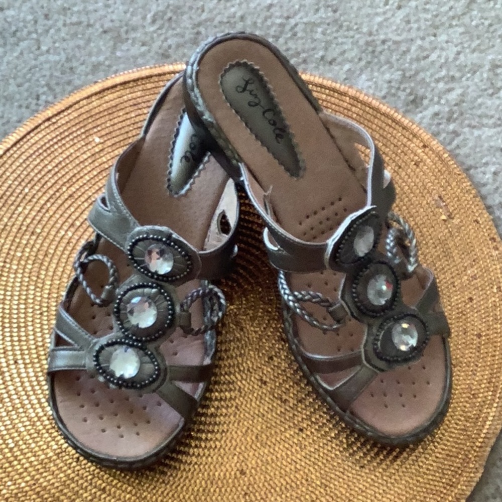 Liz Cole-sandal with Large stones size 9 Pewter color NEW wedge soles brand New